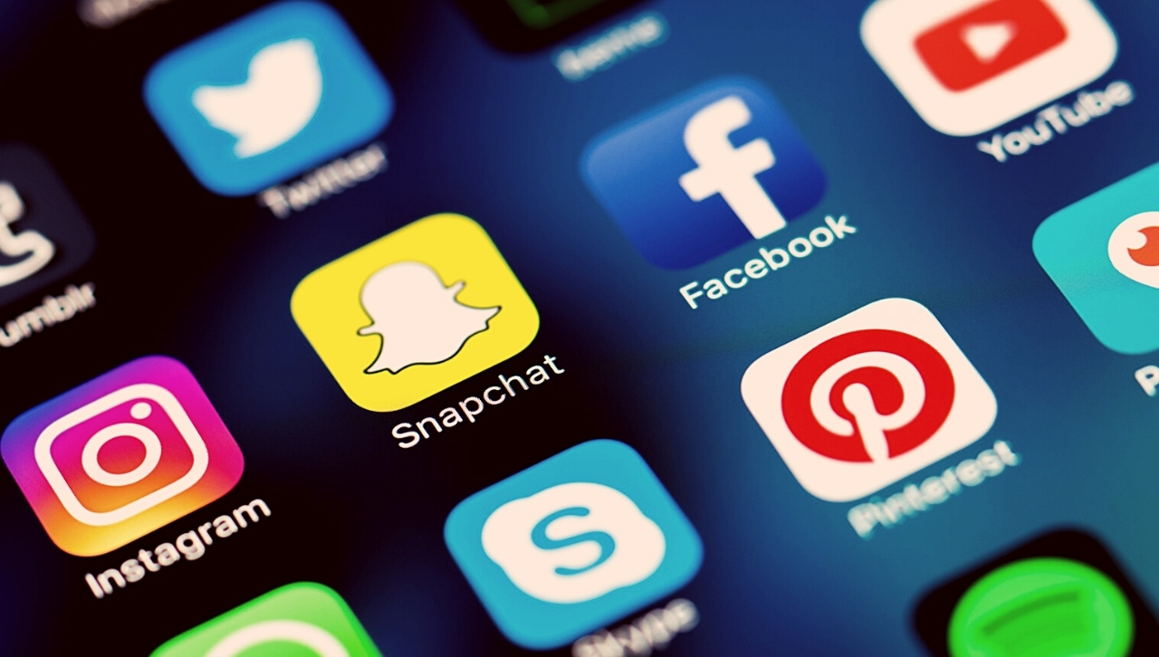 Social media icons grid - Top 5 digital marketing assets